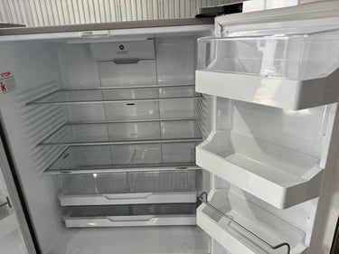 Factory second Fisher & Paykel 569L ActiveSmart French Door Fridge Ice and Water Model: RF610ADUX5 - Second Hand Appliances Geebung